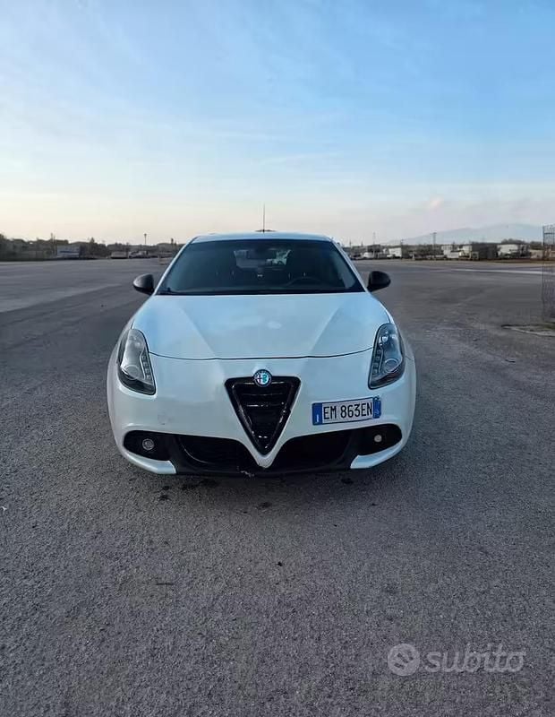Usata Alfa Romeo Giulietta 120 CV (88 kW) 2012 Bianco Utilitaria
