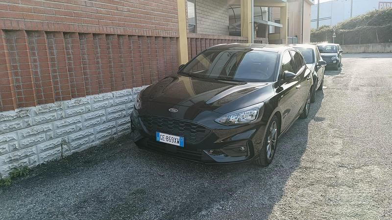 Nero Usata 2021 Ford Focus ST-Line Tre volumi | 14.500 € (Ottimo prezzo) - Immagine 1/4