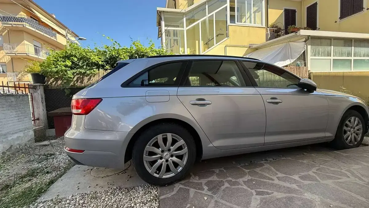 Usata Audi A4 Business 150 CV (110 kW) 2018 Argento Station wagon
