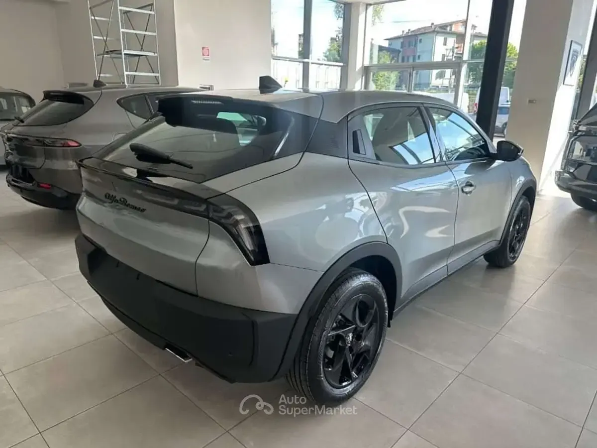 Nuova Alfa Romeo GT Junior 136 CV (100 kW) 2026 Gray SUV