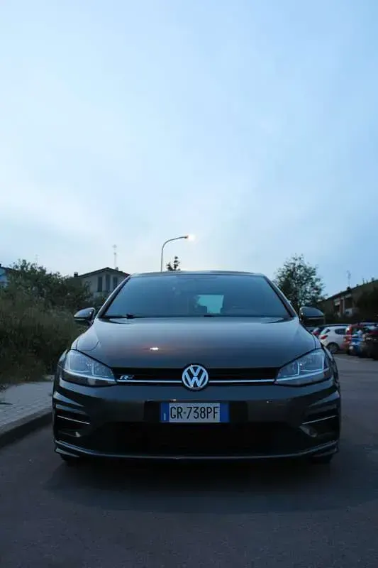 Usata VW Golf VII Sportline 116 CV (85 kW) 2017 Berlina