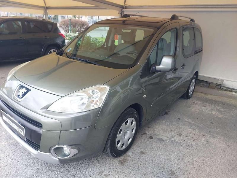 Usata Peugeot TePee Premium 111 CV (81 kW) 2012 Grigio Station wagon