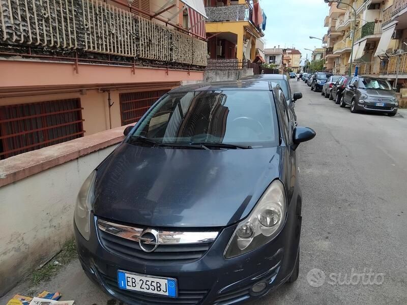 Usata Opel Corsa 69 CV (50 kW) 2010 Berlina