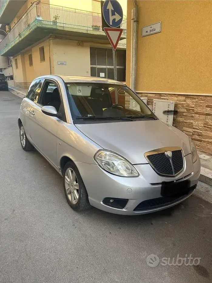 Usata Lancia Ypsilon 80 CV (58 kW) 2007 Grigio Utilitaria