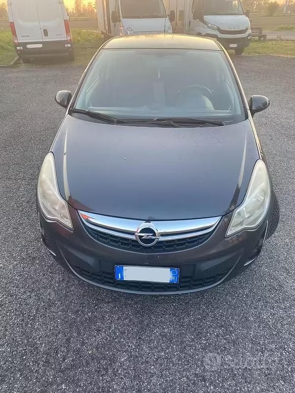 Usata Opel Corsa 85 CV (62 kW) 2011 Grigio Utilitaria