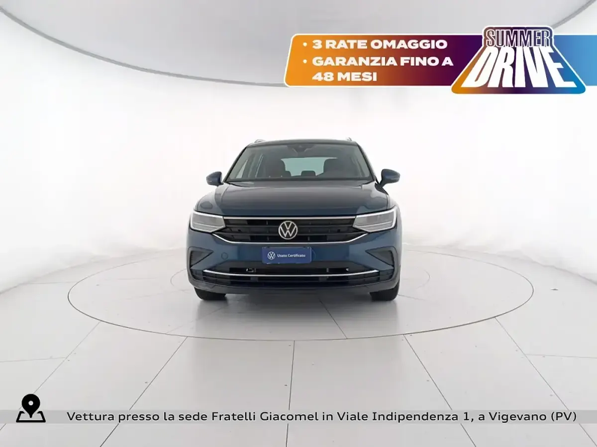 Usata VW Tiguan Life 131 CV (96 kW) 2023 Nightshade blue metallizzato SUV