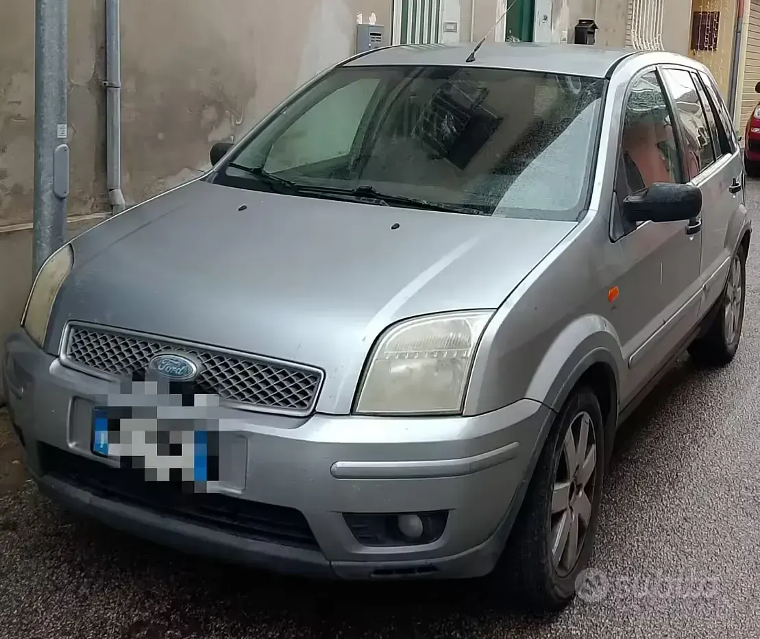 Usata Ford Fusion 90 CV (66 kW) 2005 Utilitaria