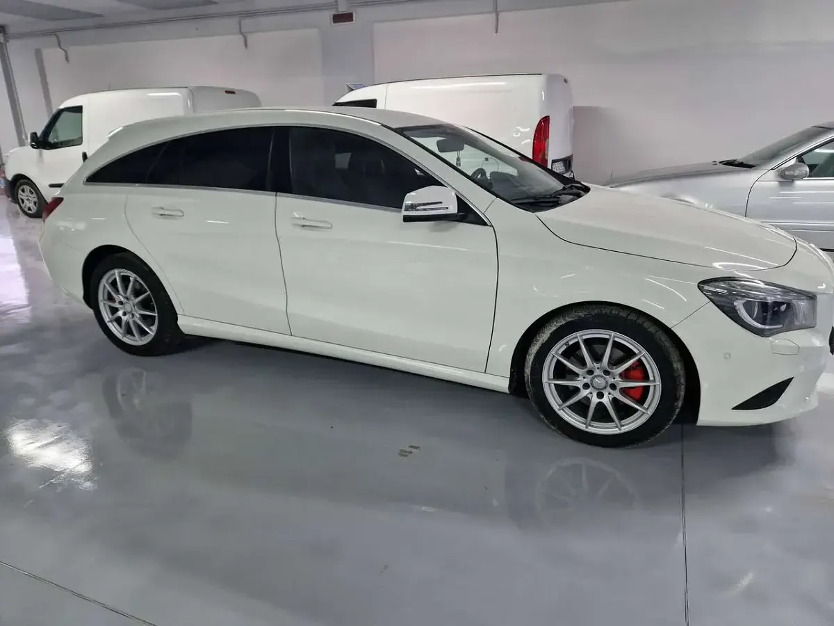 Usata Mercedes CLA200 Shooting Brake Business 136 CV (100 kW) 2015 Bianco Station wagon