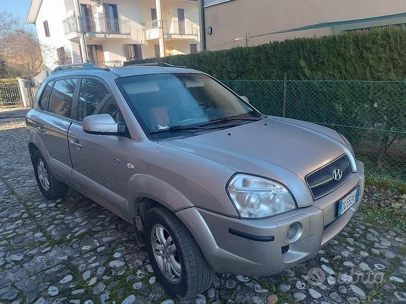 Usata Hyundai Tucson 140 CV (102 kW) 2007 Grigio SUV