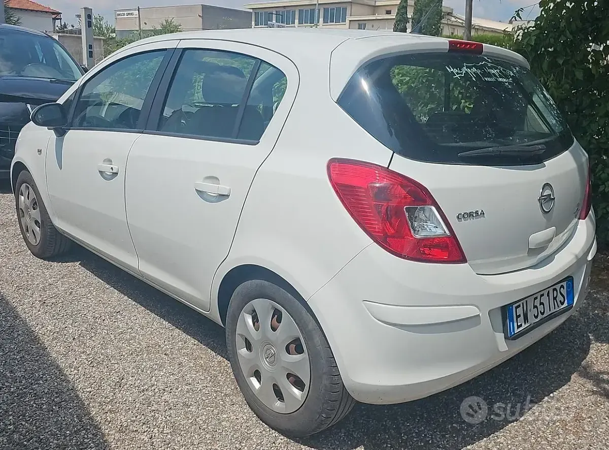 Używany Opel Corsa Sport 100 KM (73 kW) 2014 Biały Hatchback