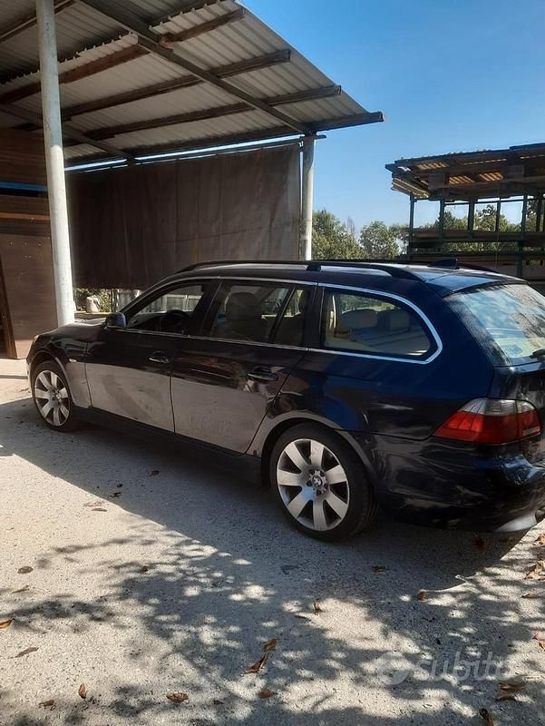 Usata 2005 BMW 530 Station wagon | 3500 € (Buon prezzo) - Immagine 1/4