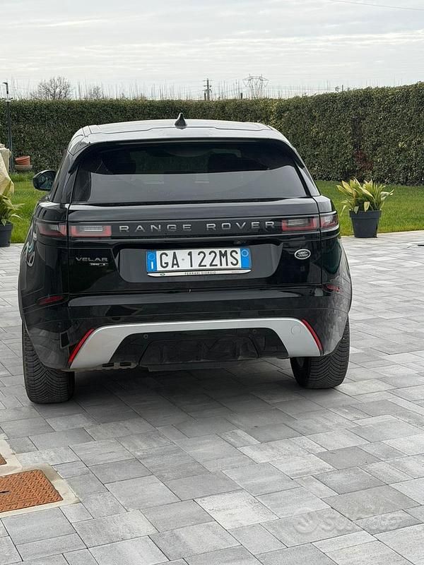 Usata Land Rover Range Rover Velar R-Dynamic 241 CV (177 kW) 2019 Nero SUV