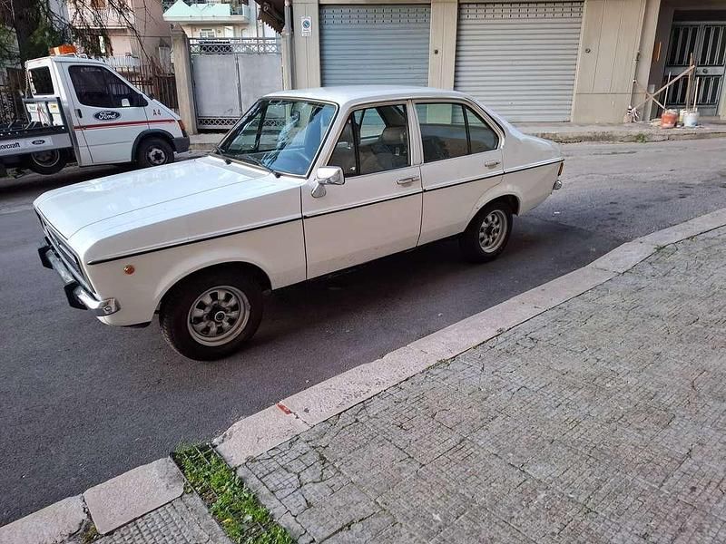 Usata 1977 Ford Escort Tre volumi | 7800 € - Immagine 1/4