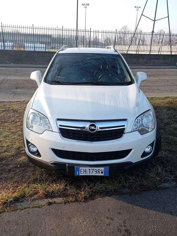 Usata Opel Antara Cosmo 163 CV (119 kW) 2011 Bianco perlato SUV