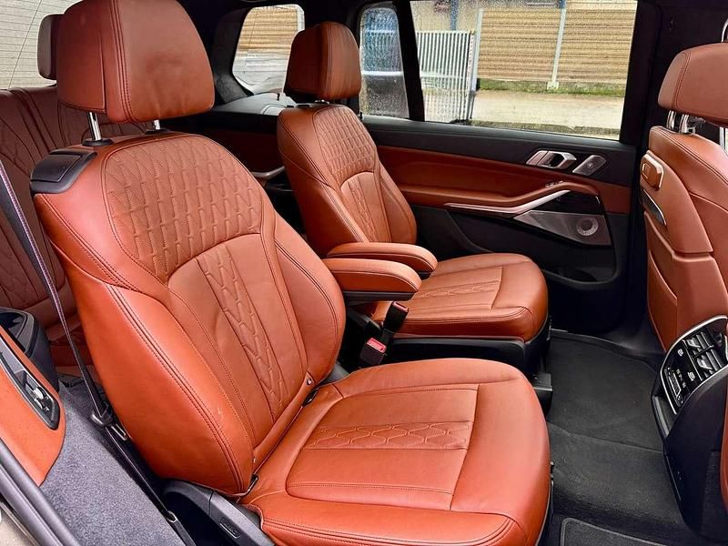 Usata BMW X7 M Sport 530 CV (389 kW) 2023 Colore individuale, 7000 € SUV