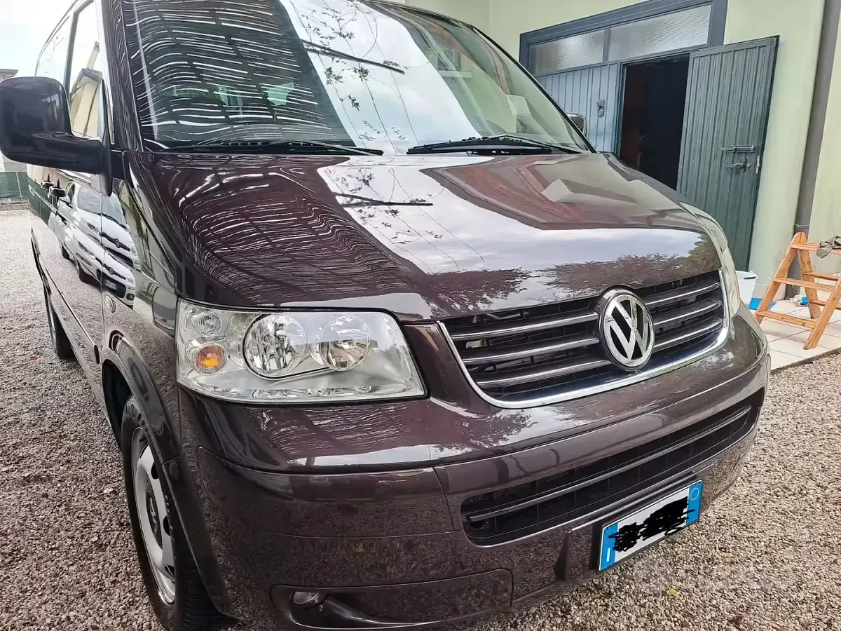Usado VW T5 174 HP (127 kW) 2008 Castanho Van