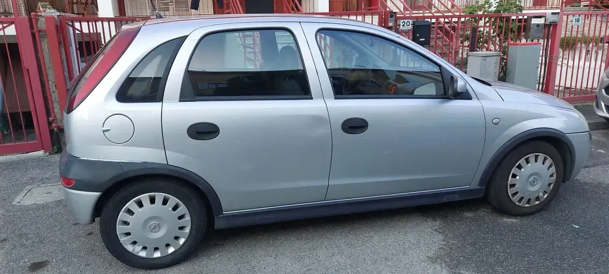 Usata Opel Corsa 75 CV (55 kW) 2003 Grigio Utilitaria