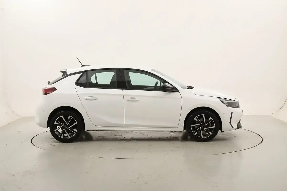Usata Opel Corsa 101 CV (74 kW) 2025 Utilitaria