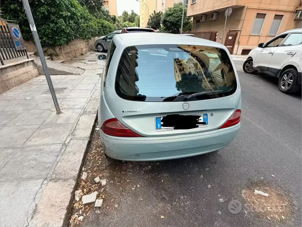 Usata Lancia Ypsilon 60 CV (44 kW) 2001 Verde Utilitaria