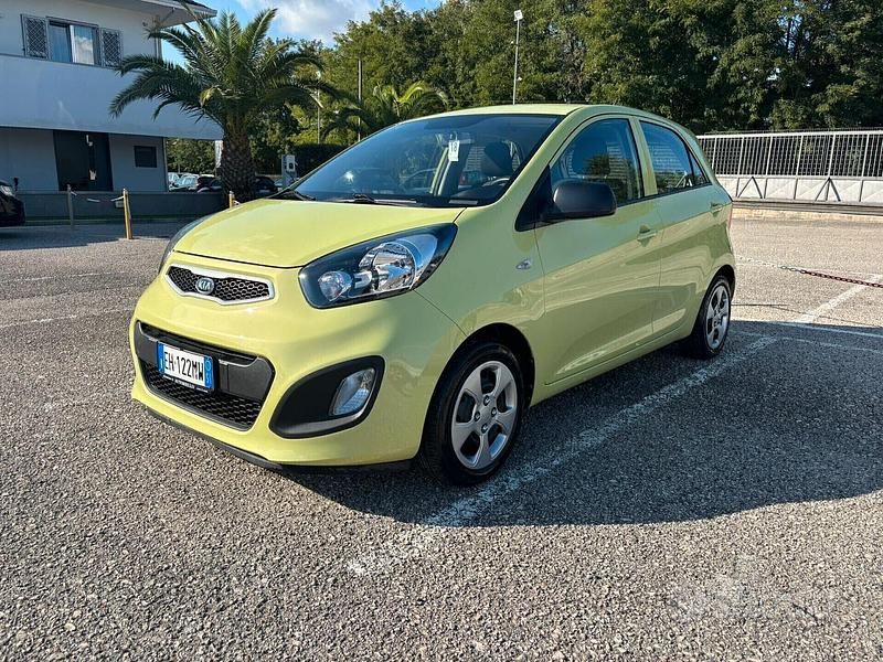 Usata Kia Picanto City 69 CV (50 kW) 2011 Giallo Utilitaria