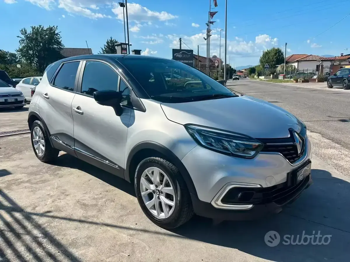 Usata Renault Captur 90 CV (66 kW) 2019 Grigio SUV