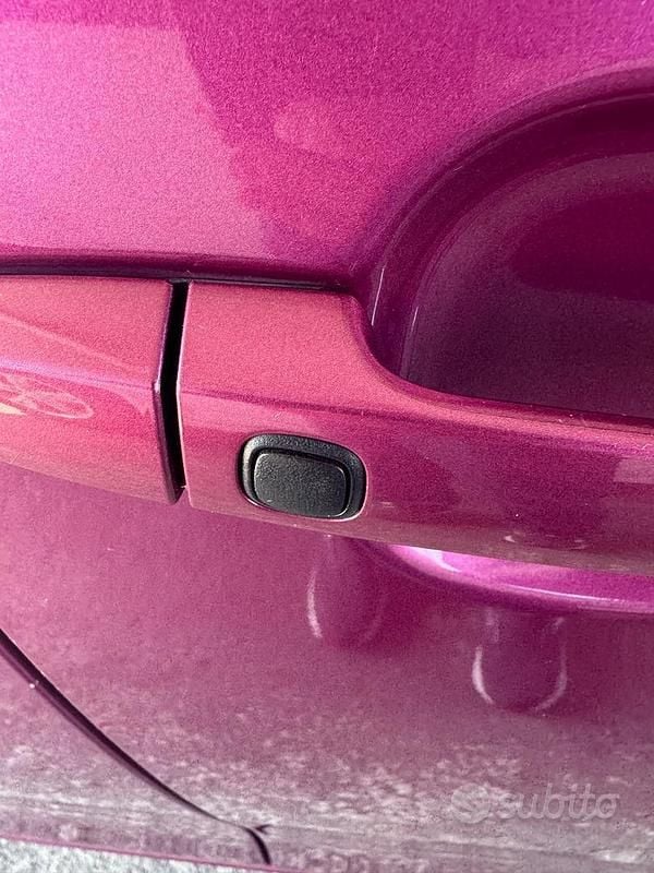 Usata Toyota Aygo Trend 72 CV (52 kW) 2018 Viola Utilitaria