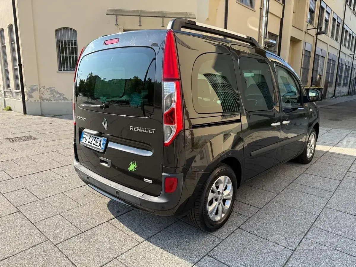 Usata Renault Kangoo 110 CV (80 kW) 2016 Nero Monovolume