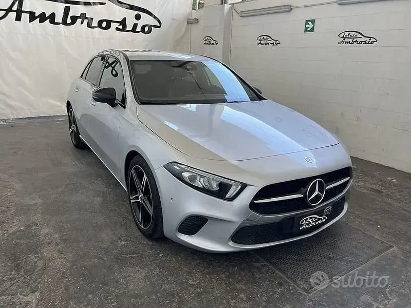 Usata Mercedes A180 Executive 116 CV (85 kW) 2023 Gray Berlina