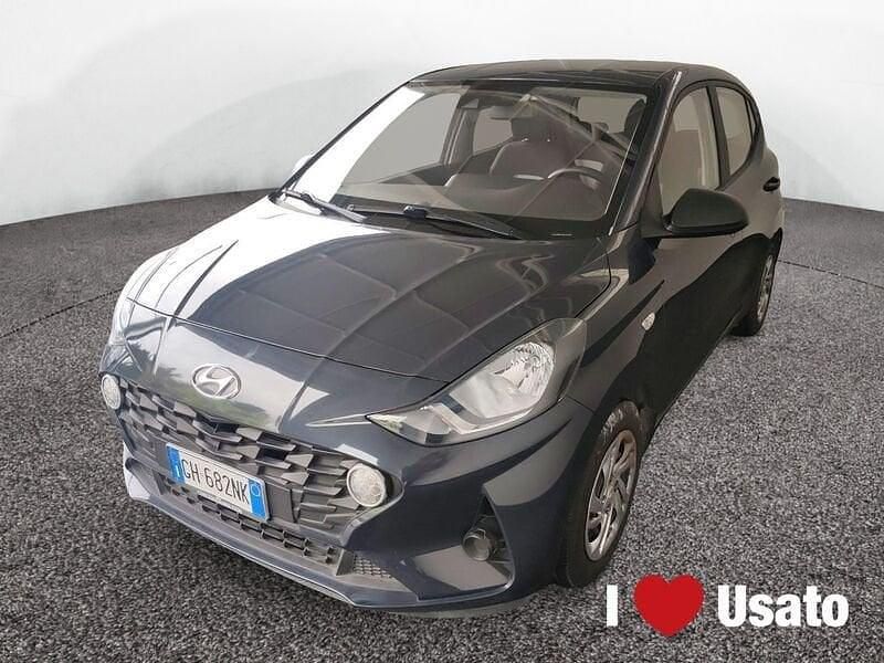 Grigio Usata 2022 Hyundai i10 Advanced Plus Due volumi | 11.900 € (Buon prezzo) - Immagine 1/4