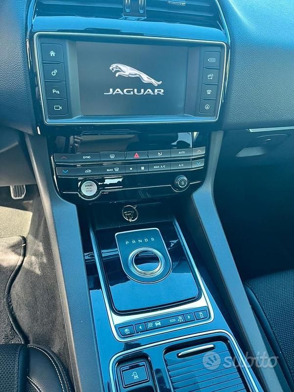 Usata Jaguar F-Pace 250 CV (183 kW) 2017 Nero SUV