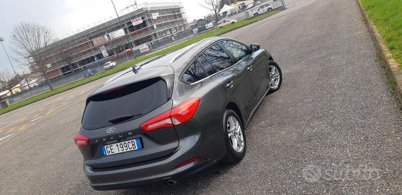 Usata Ford Focus 120 CV (88 kW) 2021 Grigio Station wagon