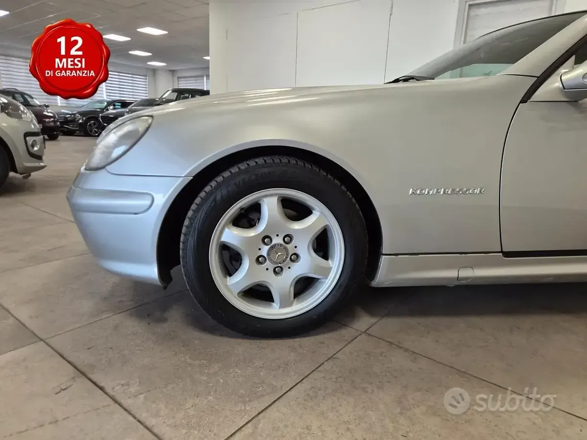 Usata Mercedes SLK200 163 CV (119 kW) 2003 Grigio Cabrio