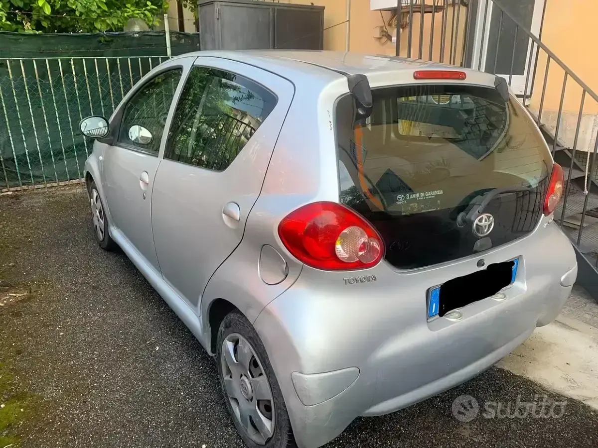 Gebraucht Toyota Aygo 68 PS (50 kW) 2007 Grau Kleinwagen