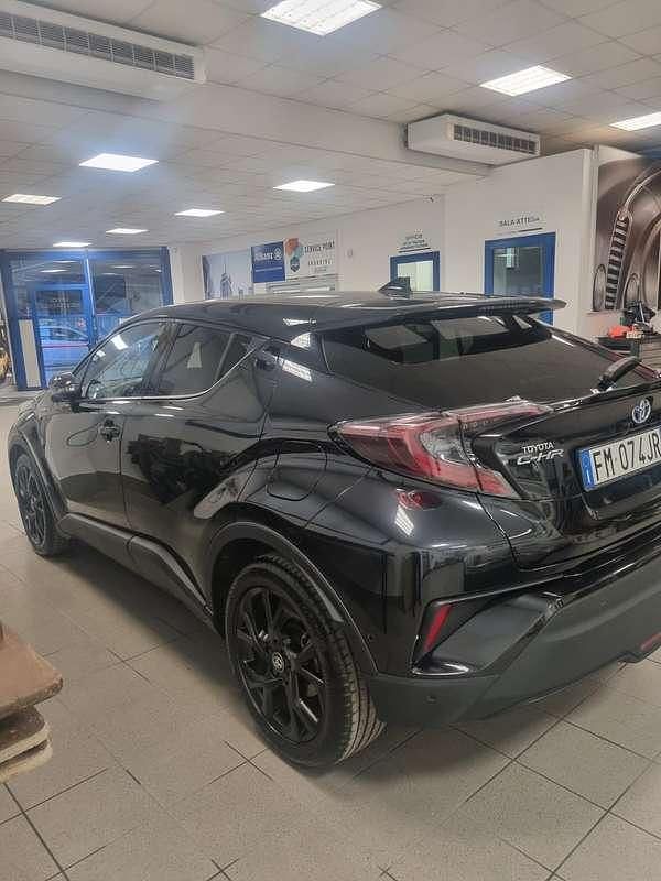 Usata Toyota C-HR Lounge 98 CV (72 kW) 2018 SUV