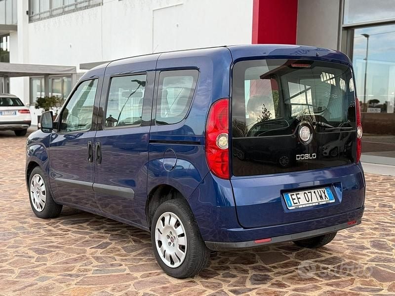 Usata Fiat Doblò 105 CV (77 kW) 2010 Blu/azzurro Monovolume