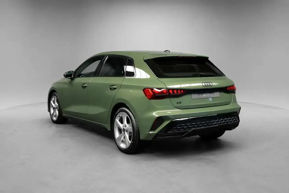 Nuova Audi A3 S-Line 150 CV (110 kW) 2025 Nero mithos Berlina