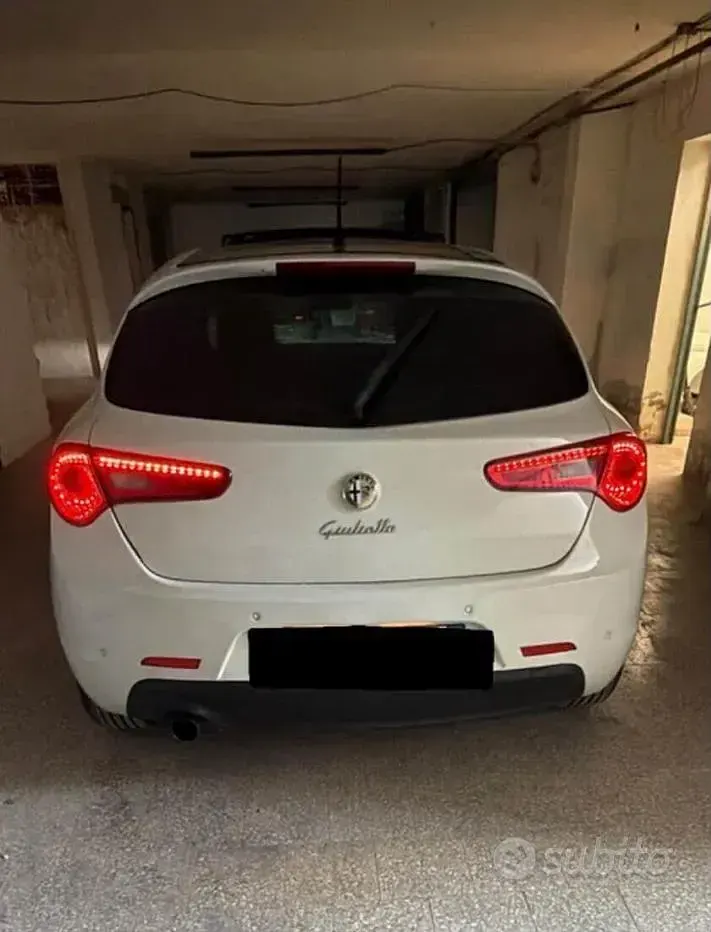 Usata Alfa Romeo Giulietta 109 CV (80 kW) 2013 Bianco Utilitaria