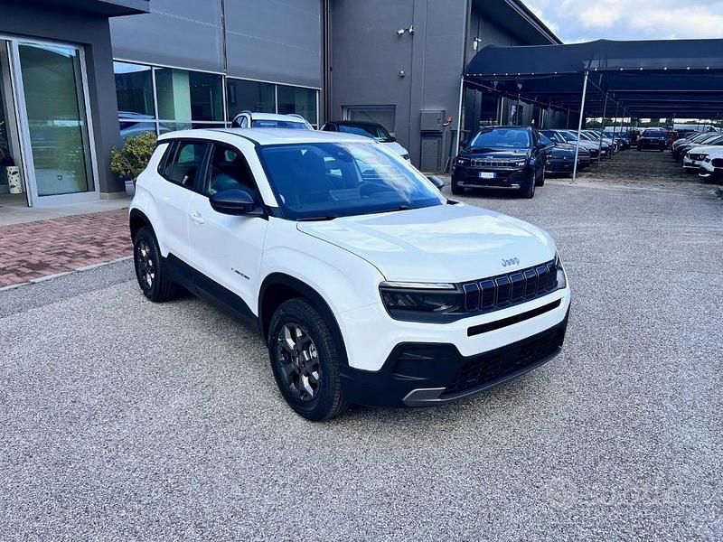 Usata Jeep Avenger Altitude 101 CV (74 kW) 2024 Bianco pastello SUV