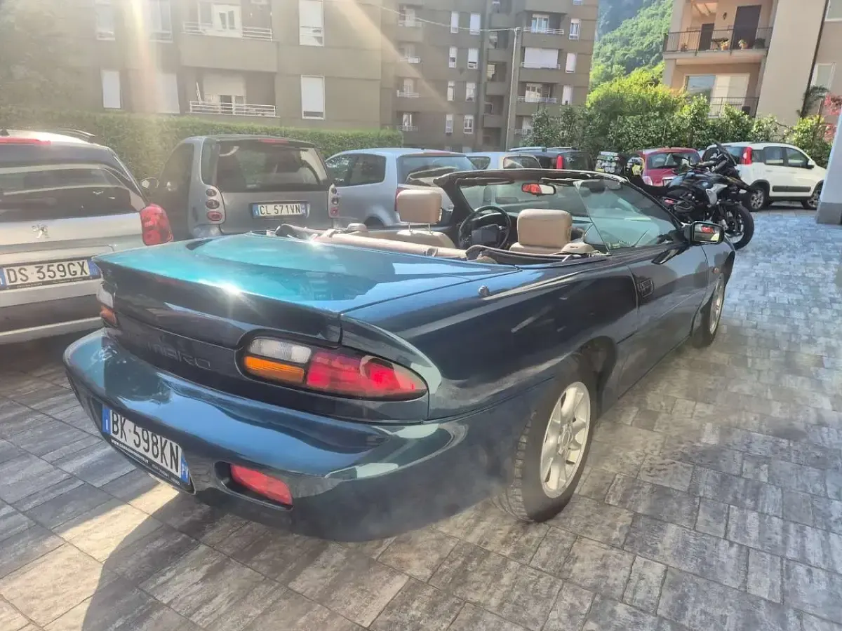 Usata Chevrolet Camaro 193 CV (141 kW) 2000 Verde Cabrio