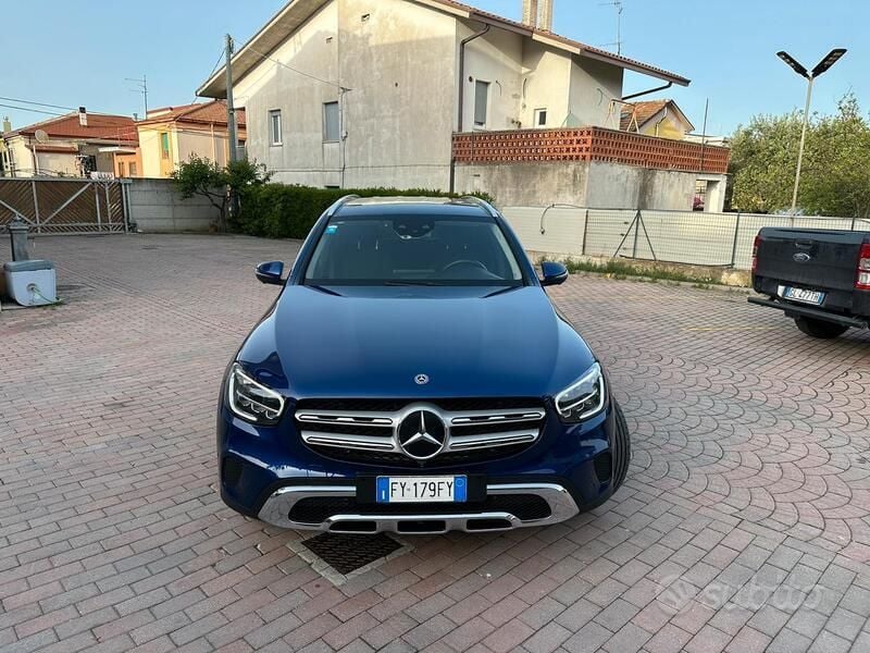 Usata Mercedes GLC200 Premium Plus 163 CV (119 kW) 2019 Blu/azzurro SUV