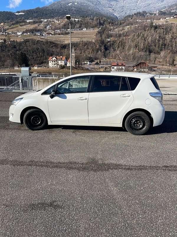 Usata Toyota Verso Active 126 CV (92 kW) 2012 Monovolume