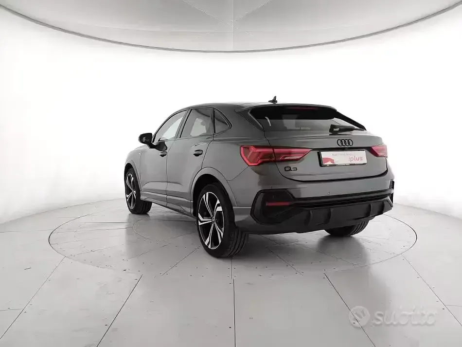 Usata Audi Q3 Sportback Comfort 150 CV (110 kW) 2023 Grigio medio SUV