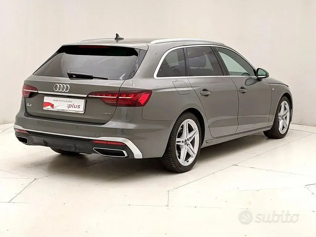 Usata Audi A4 204 CV (150 kW) 2024 Grigio Station wagon