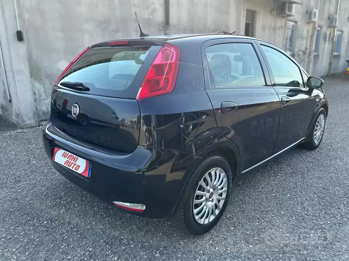 Usata Fiat Punto Street 95 CV (69 kW) 2018 Bluazzurro Utilitaria