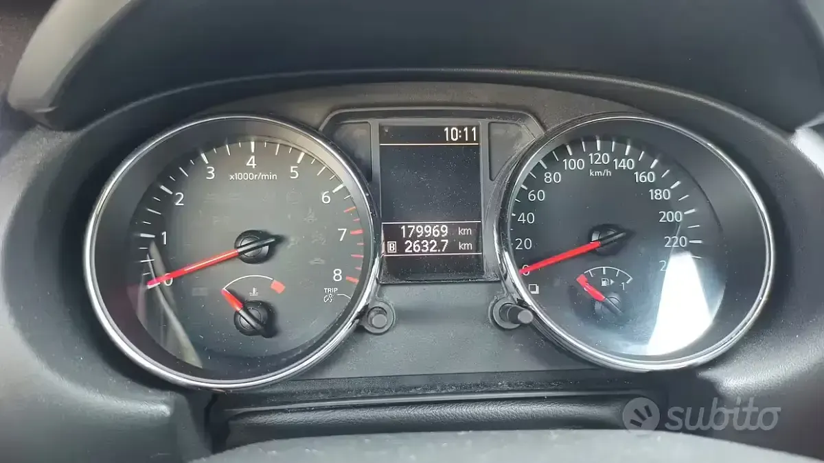 Usata Nissan Qashqai N-TEC 140 CV (102 kW) 2010 Grigio SUV