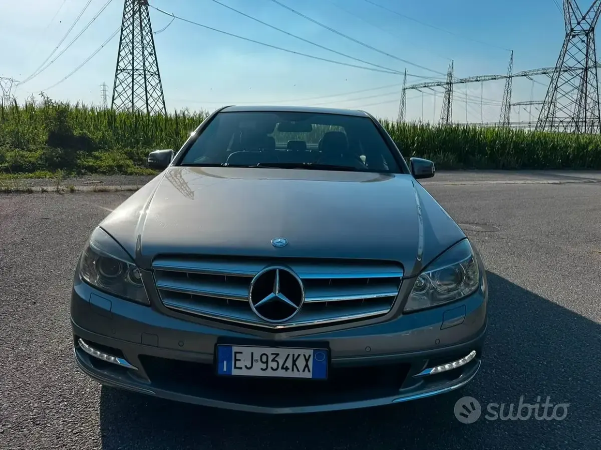 Usata Mercedes C250 Avantgarde 204 CV (150 kW) 2011 Grigio Berlina