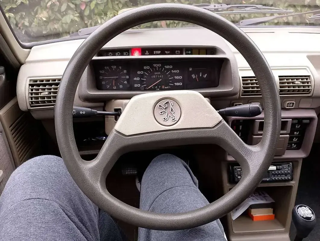Usata Peugeot 205 49 CV (36 kW) 1984 Bronzo Utilitaria