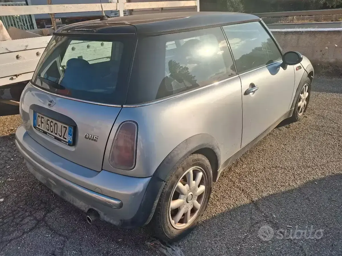 Usata Mini ONE 90 CV (66 kW) 2003 Utilitaria