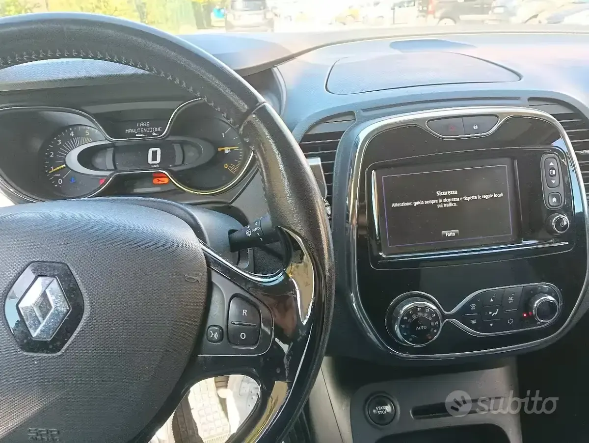 Usata Renault Captur 90 CV (66 kW) 2013 Grigio SUV