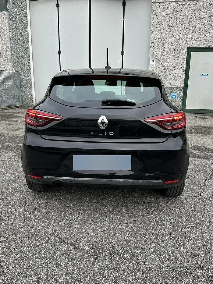 Usata Renault Clio V 101 CV (74 kW) 2020 Nero Berlina